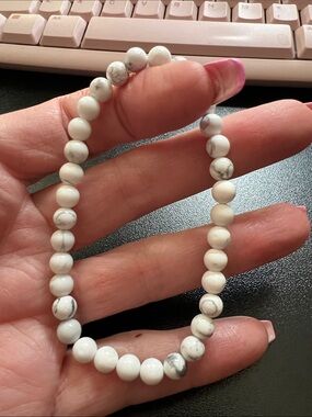White Howlite 3-4mm Beaded Stretch Bracelet - Women Jewelry